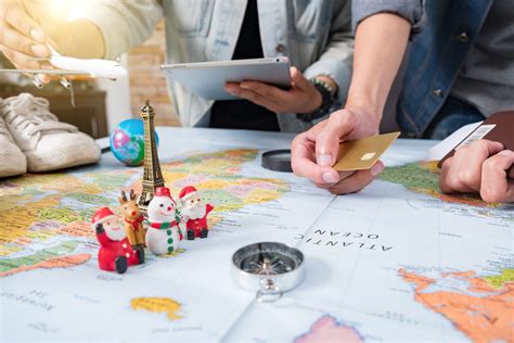 Vacationers and expat travel .